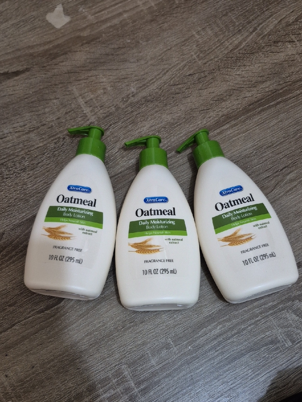 OatmealDaily Moisturizing Body Lotion - Fragrance Free (White & Green) Pack Of 3